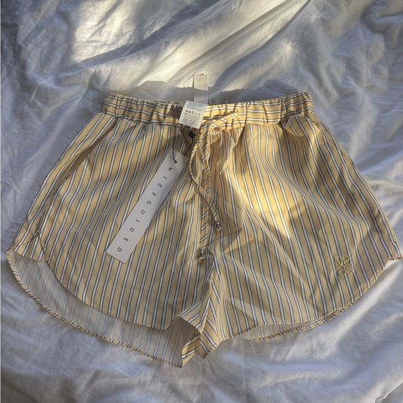 Missguided + Pants - Missguided Yellow and White Striped Athletic Shorts
